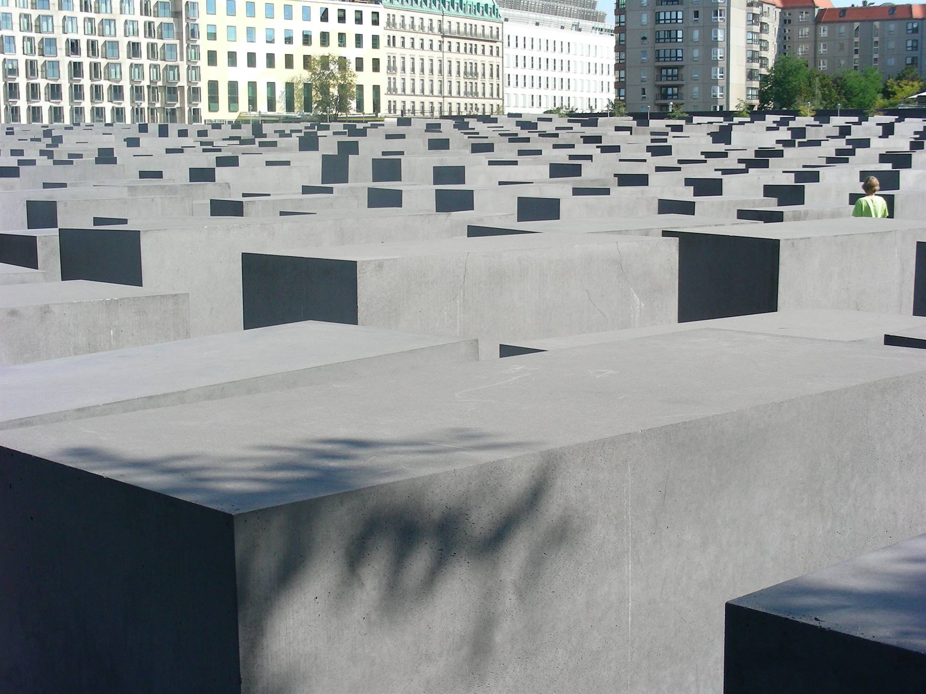 MONUMENTO ALL'OLOCAUSTO