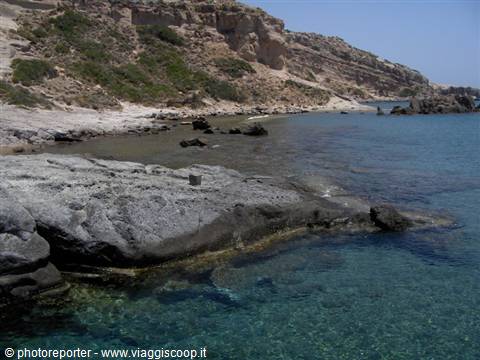 Meravigliosa acqua blu e smeraldo
