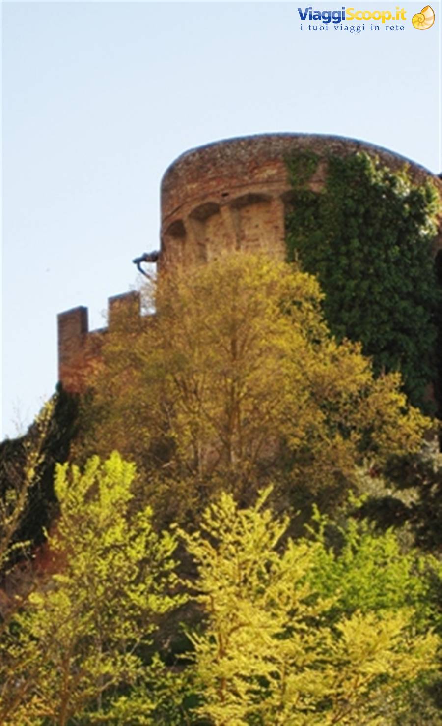 Castelli e borghi medievali in Toscana. La roccaforte di Certaldo Alto (FI)