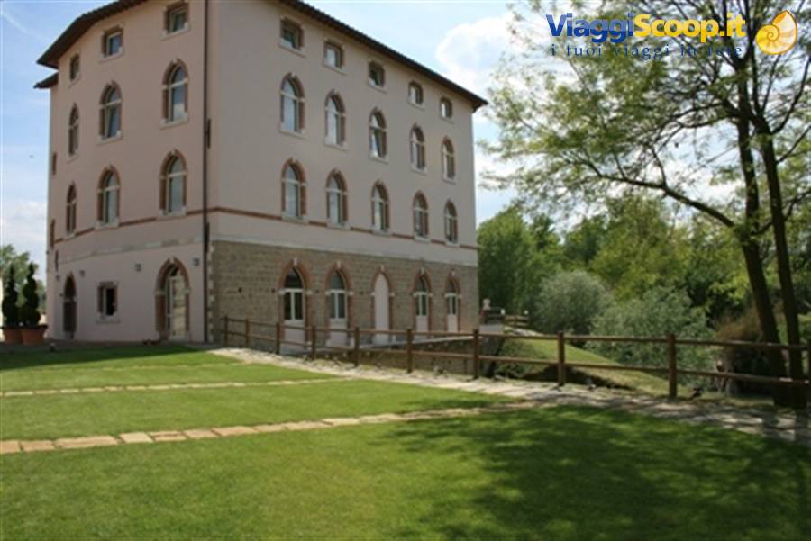 Vacanza in Toscana. L'Hotel Certaldo in Toscana nel cuore del Chianti.Un antico mulino del 1500