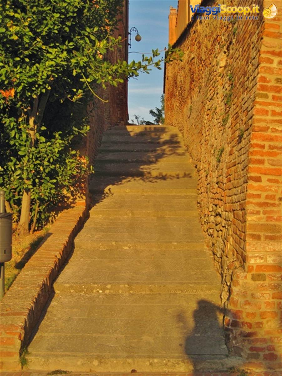 Castelli e borghi medievali toscana. Il borgo medievale di Certaldo Alto (Firenze), nel Chianti