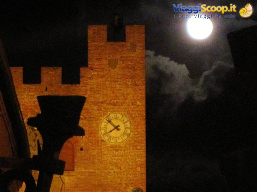 Castelli e borghi medievali toscana. Il borgo medievale di Certaldo Alto (Firenze), nel Chianti