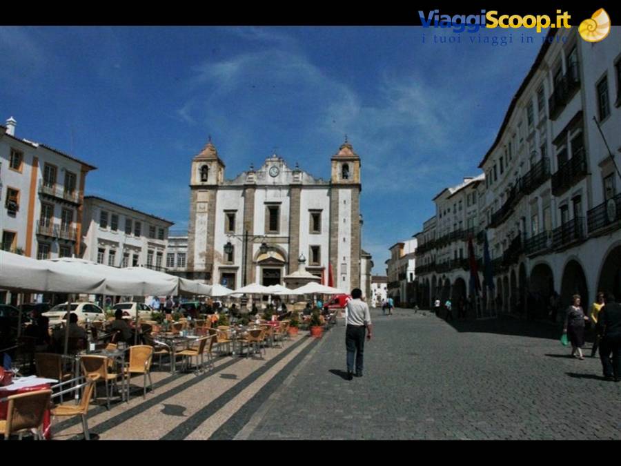 Evora Praca do Giraldo