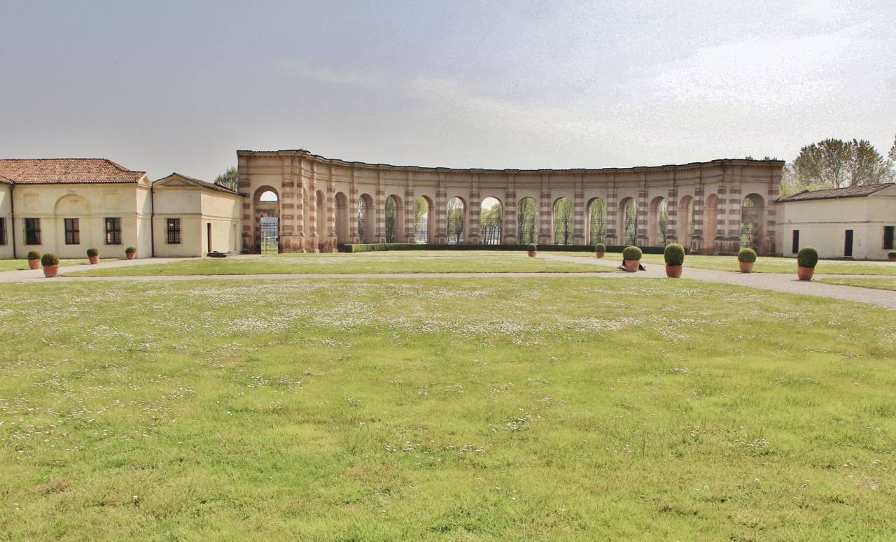 Palazzo Te,appartamento della grotta,esedra, Mantova