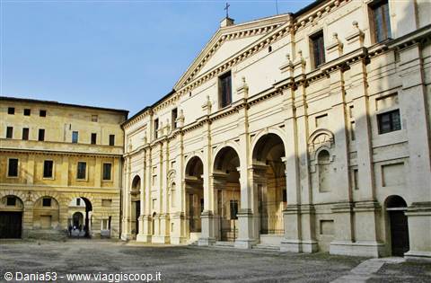 Basilica Palatina Santa Barbara-Mantova