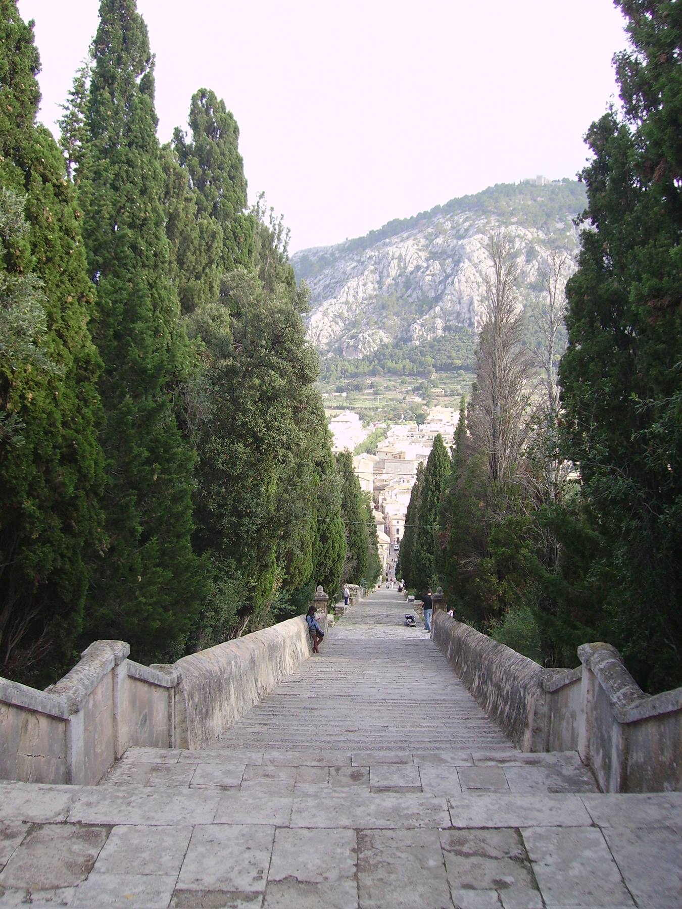 scalinata del calvario a pollenca