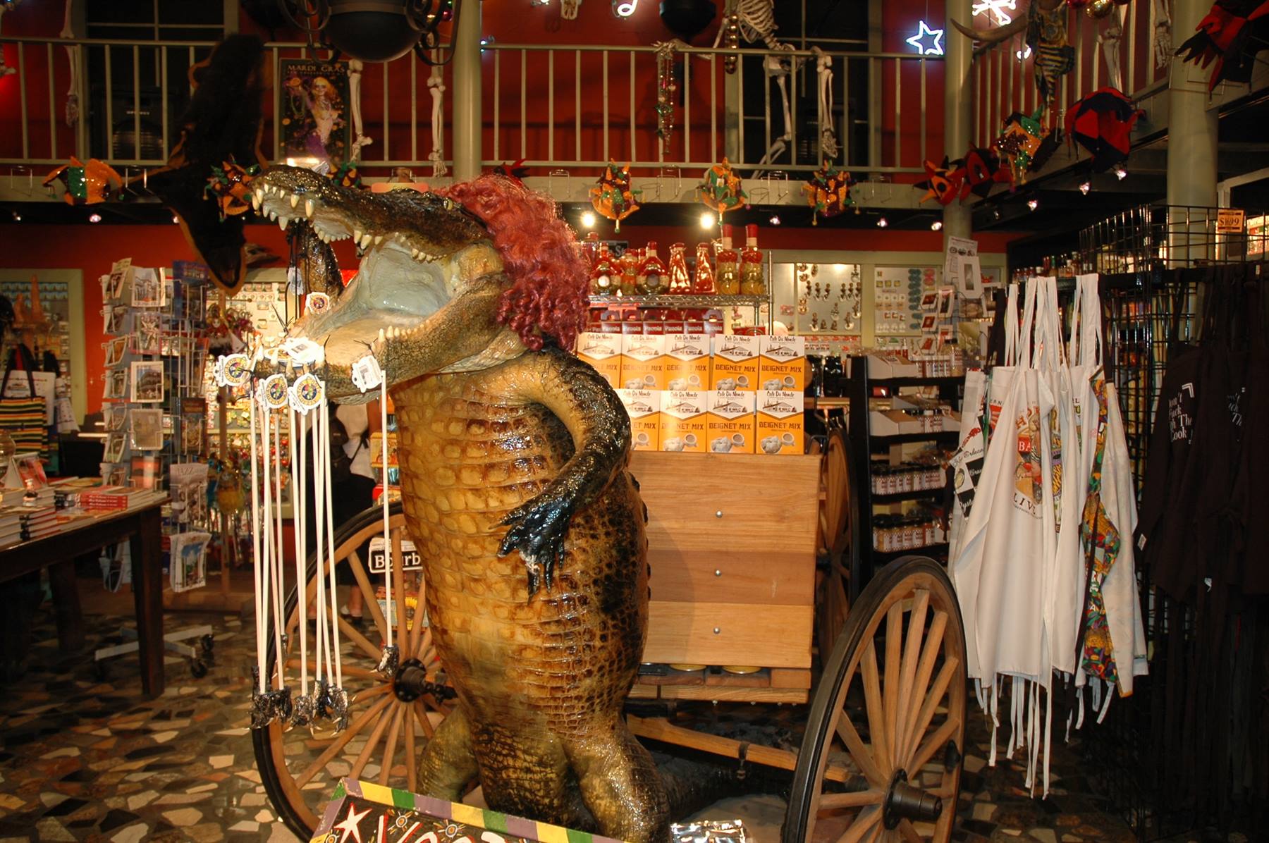 ESPOSIZIONE DI  SOUVENIR IN UN NEGOZIO DI NEW ORLEANS