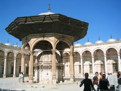 Cortile all'interno della moschea di Mohamed Ali