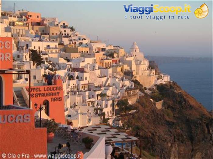 Thira al tramonto