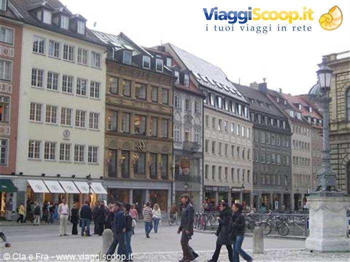 Monaco - Case in Max Joseph Platz