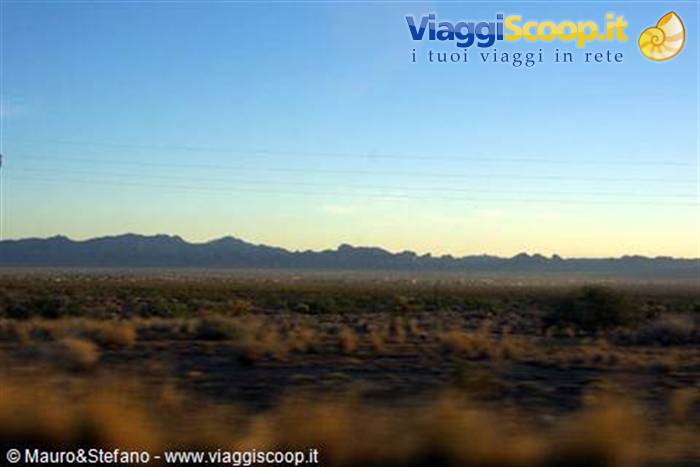 Sempre di piu' nel deserto del Nevada.... tra poco arriveremo a LAS VEGAS....