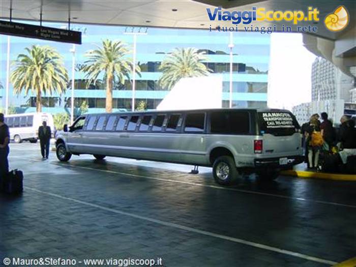 MEGA LIMOUSINE