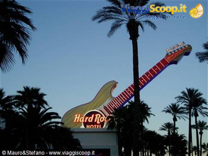 Alba sull'HARDROCK CAFE'  mitico.....!!!! 