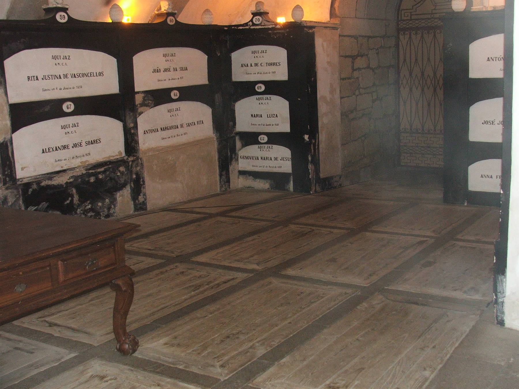 Chiesa di San Francesco, catacombe