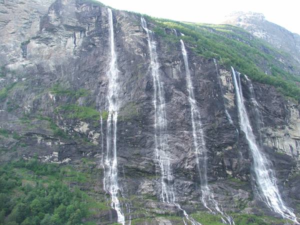 Geirengerfjord, Le Sette Sorelle