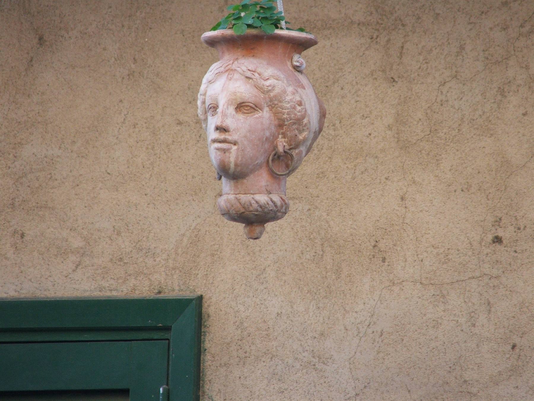Marta,particolare