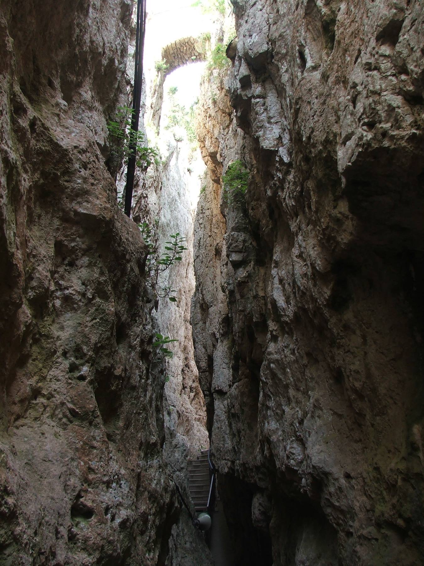 Gaeta,spaccatura al Monte Orlando