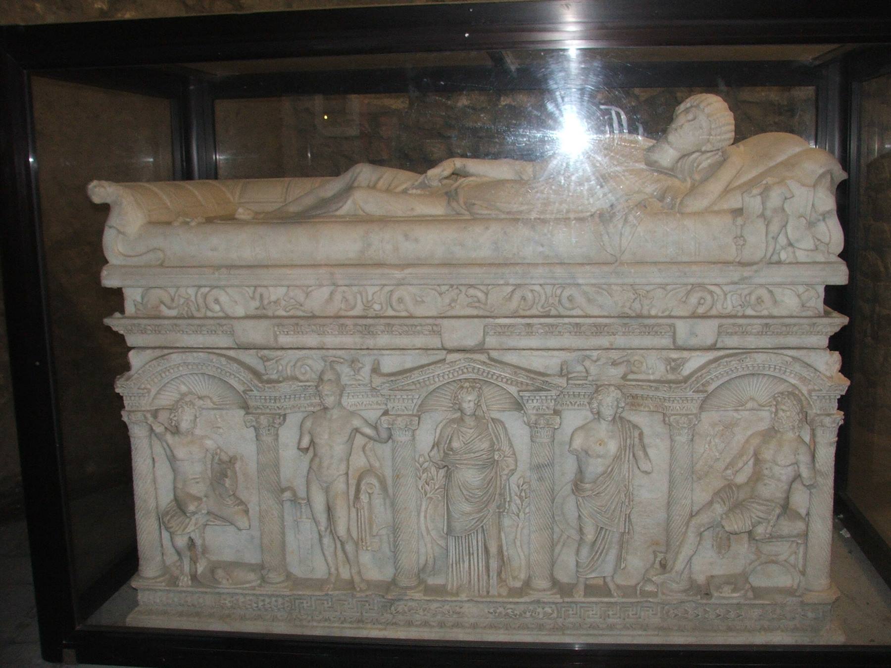 Sarcofago romano,Melfi