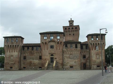 Cento, Castello