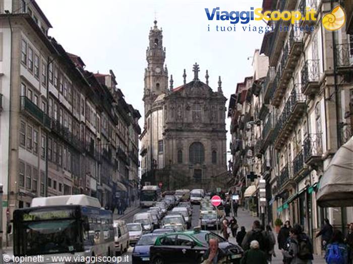 Porto: torre e chiesa Dos Clerigos