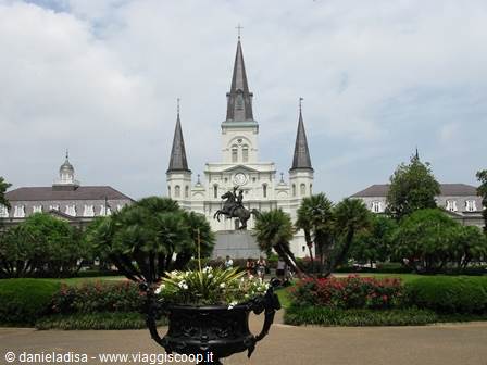 NEW ORLEANS - ST . LOUIS CATHEDRAL