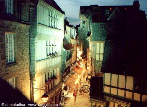 Mont St. Michel, via principale
