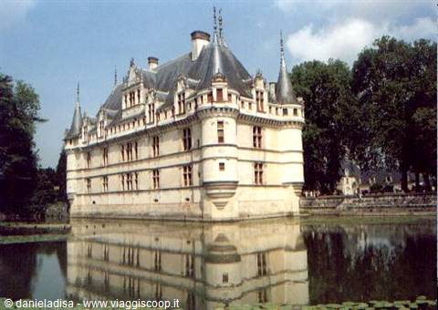 Azay Le Ridau