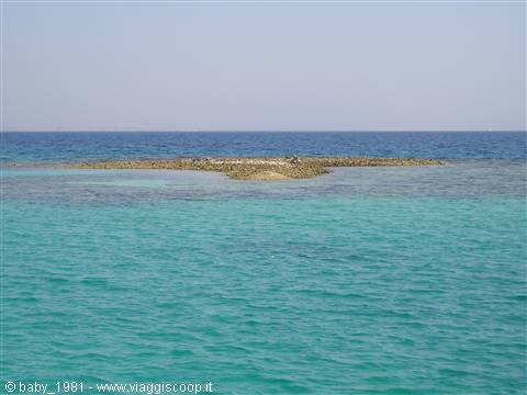Il mare davanti al villaggio