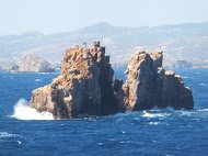 Gli scogli avanti a Parikia (Paros)