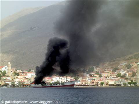 Incendio sulla nave cisterna (d'acqua)