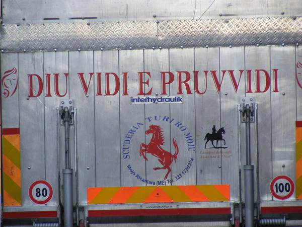proverbio siciliano su camion