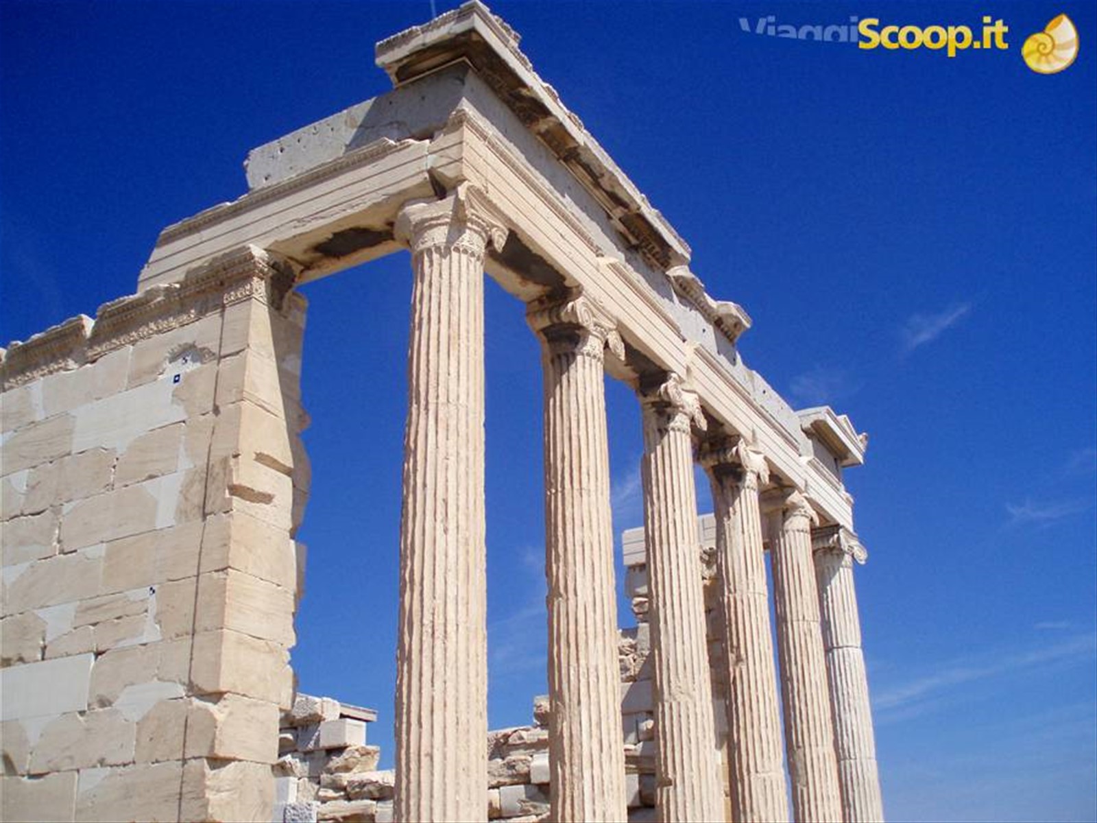 Scorcio del tempio a Erode Attico