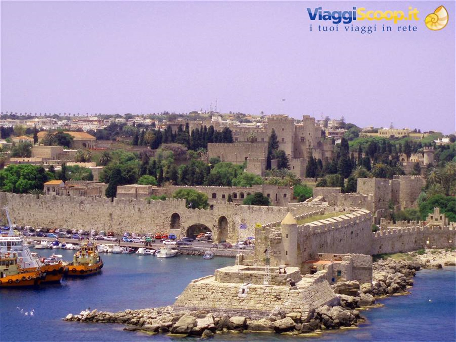 Vista panoramica delle mura di Rodi