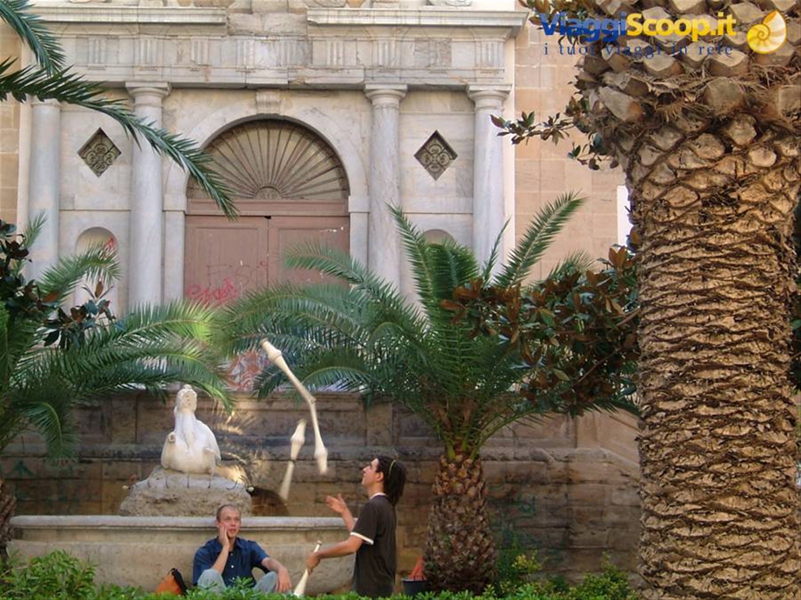 giocolieri per le vie di Trapani