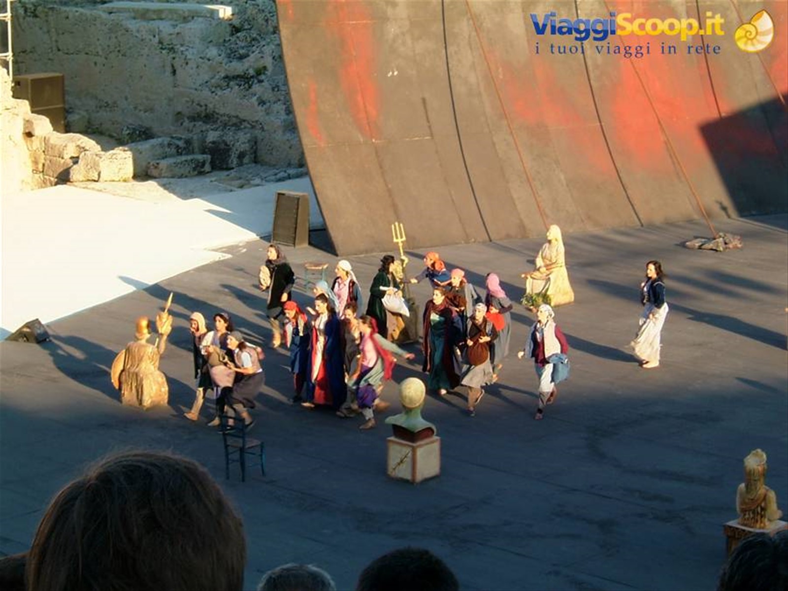 Rappresentazione della tragedia "Sette contro Tebe" nel teatro greco