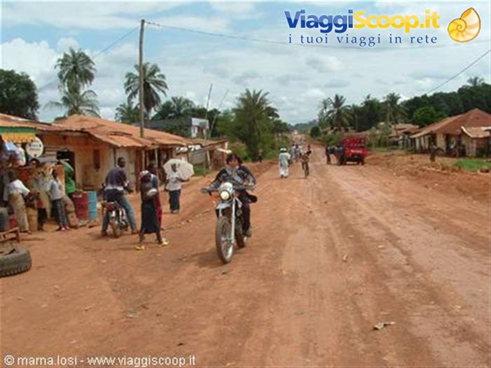 TIPICO VILLAGGIO CAMERUNENSE