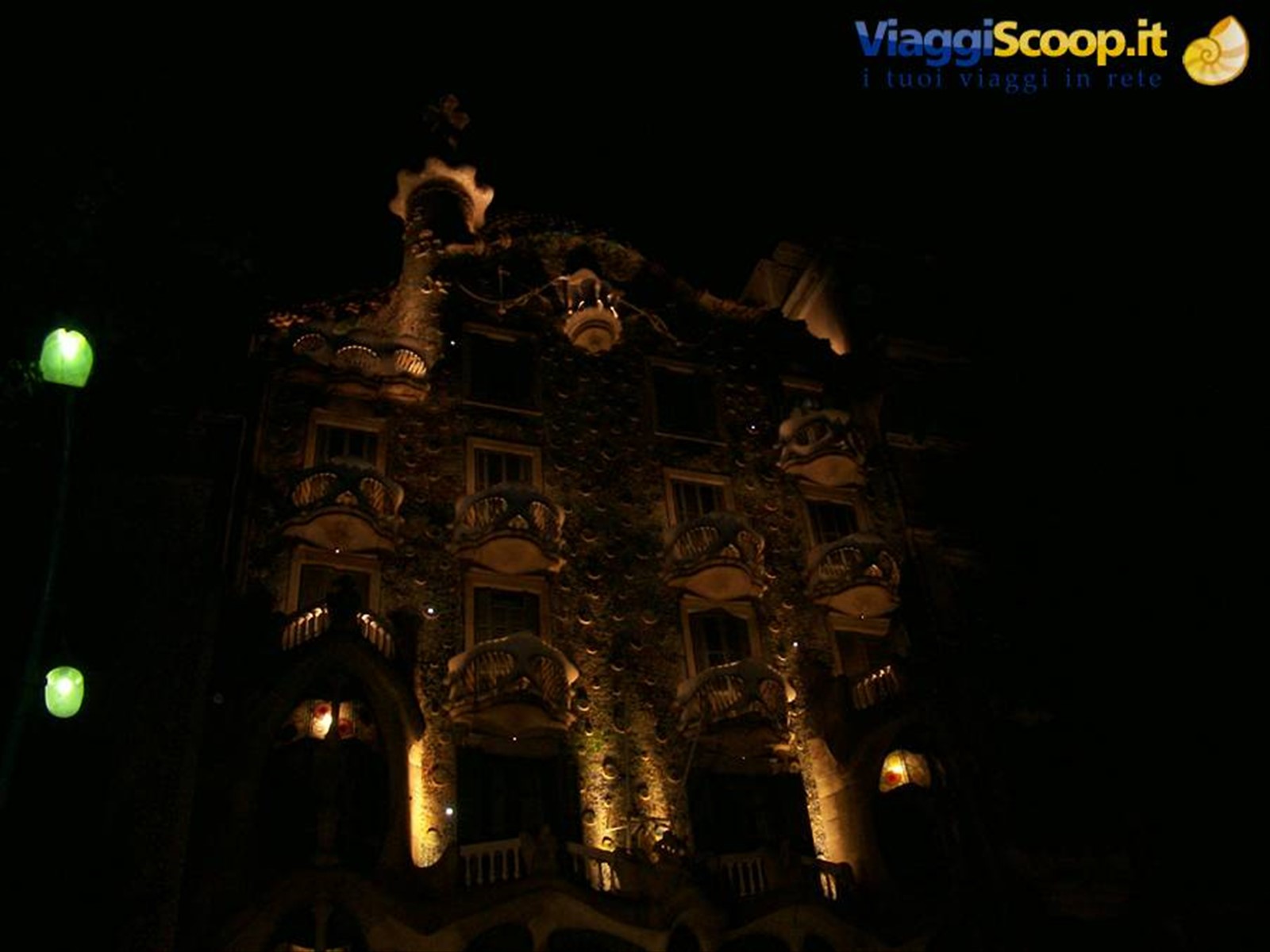Casa Battlò by night