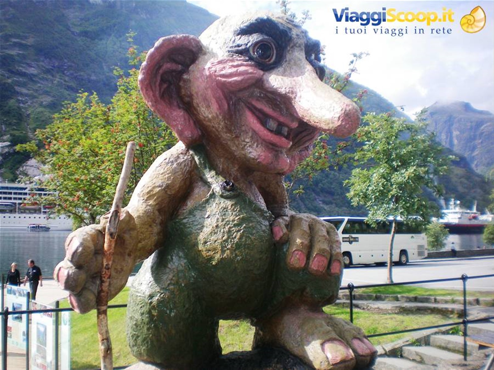 monumento a troll