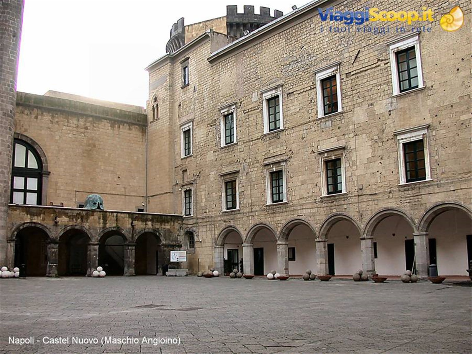 Napoli - Castel Nuovo (Maschio Angioino)