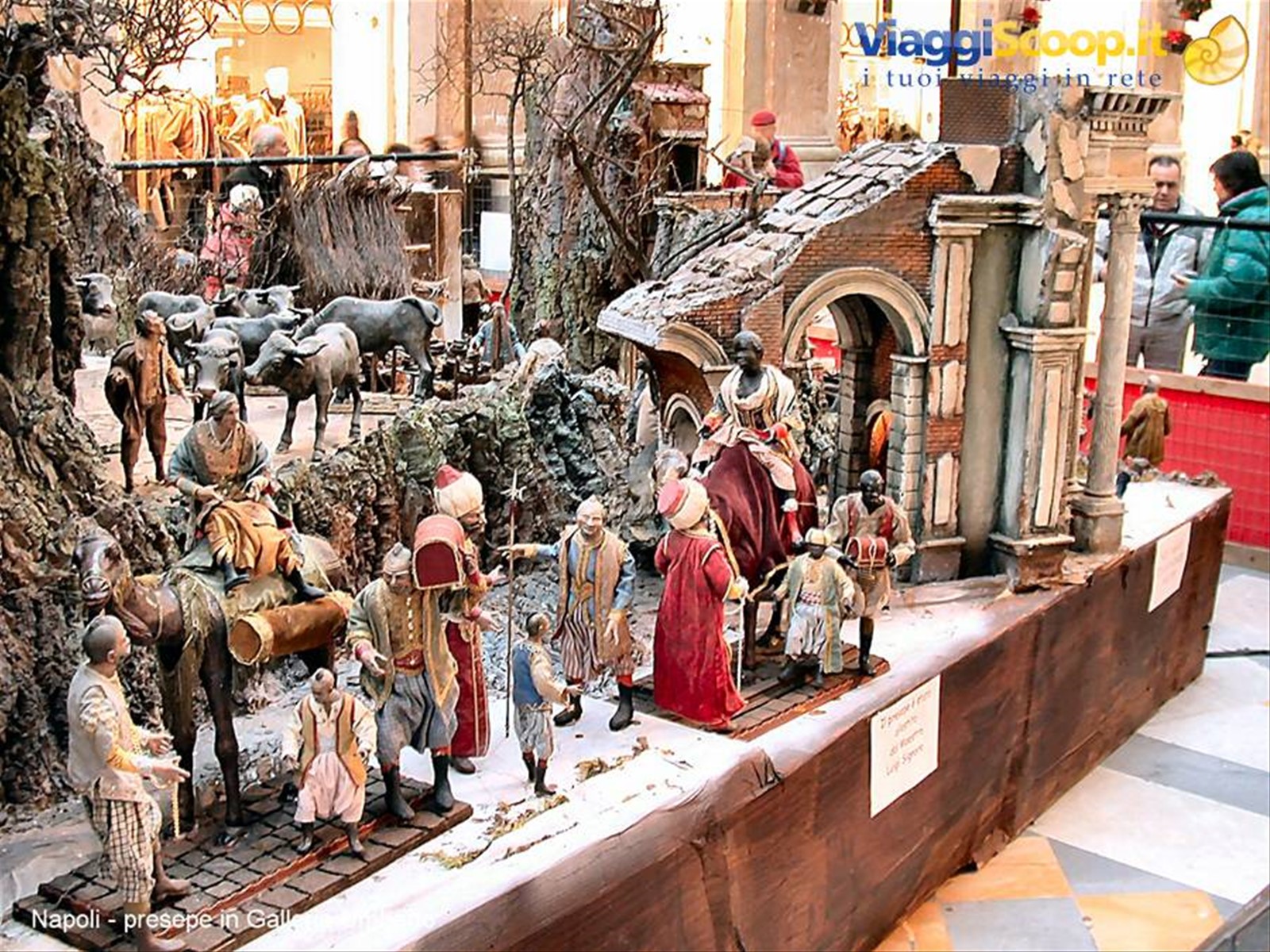 Napoli - Galleria Umberto - Presepe
