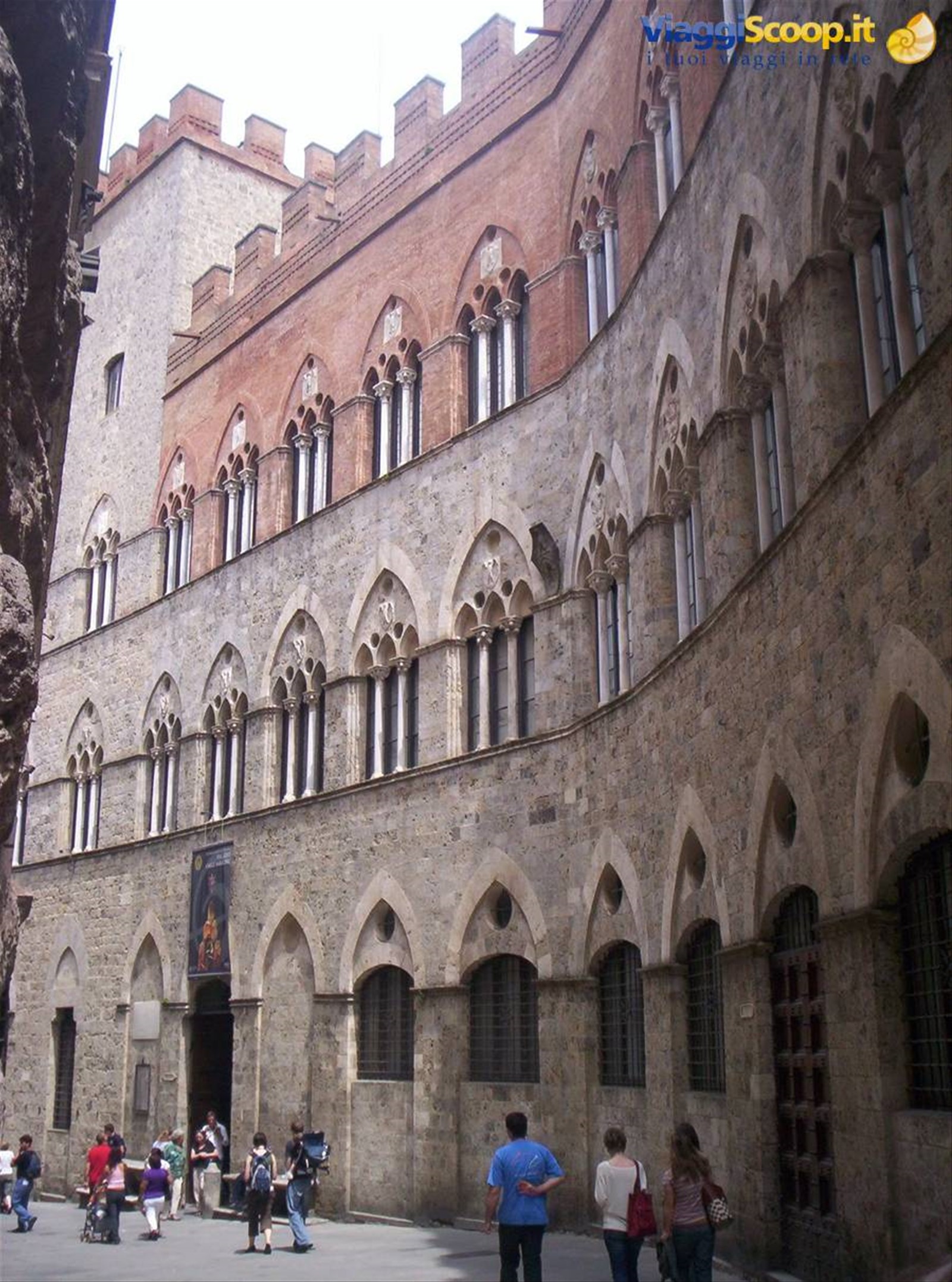 Palazzo Chigi-Saracini (esterno)
