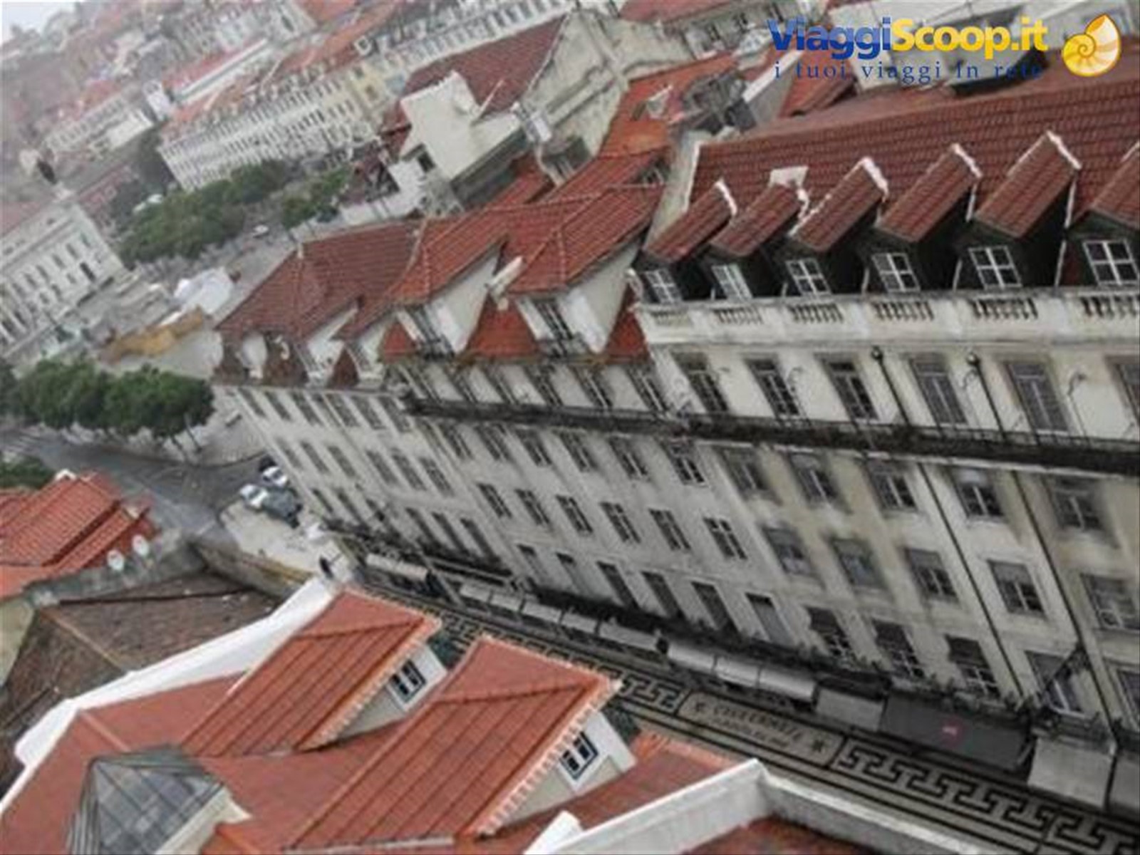 Lisbona dall'alto dell'Elevador
