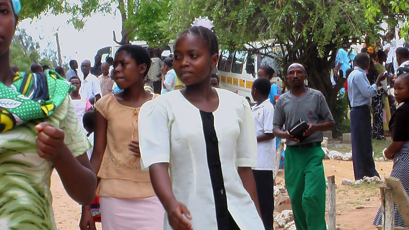 Watamu: Uscita dalla messa nella chiesa cattolica