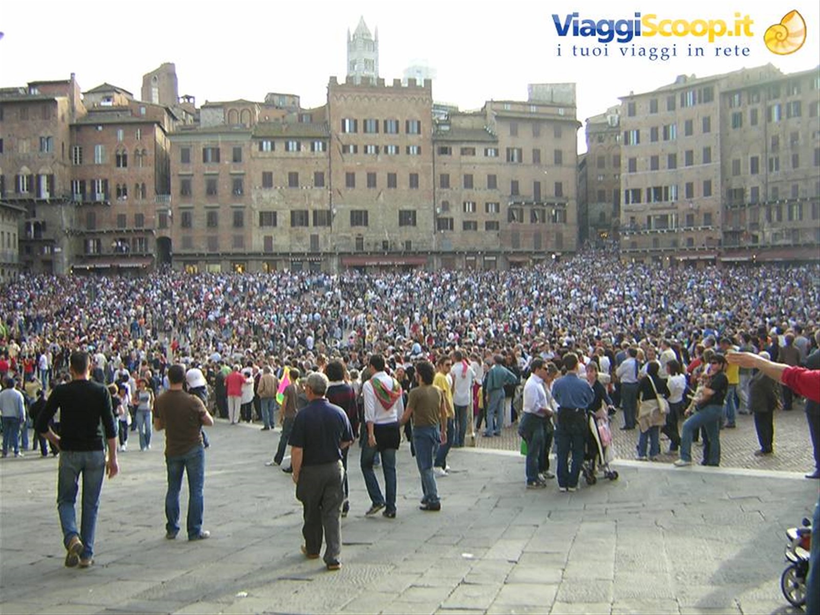 ESTRAZIONE PER IL PALIO A PIAZZA DEL CAMPO