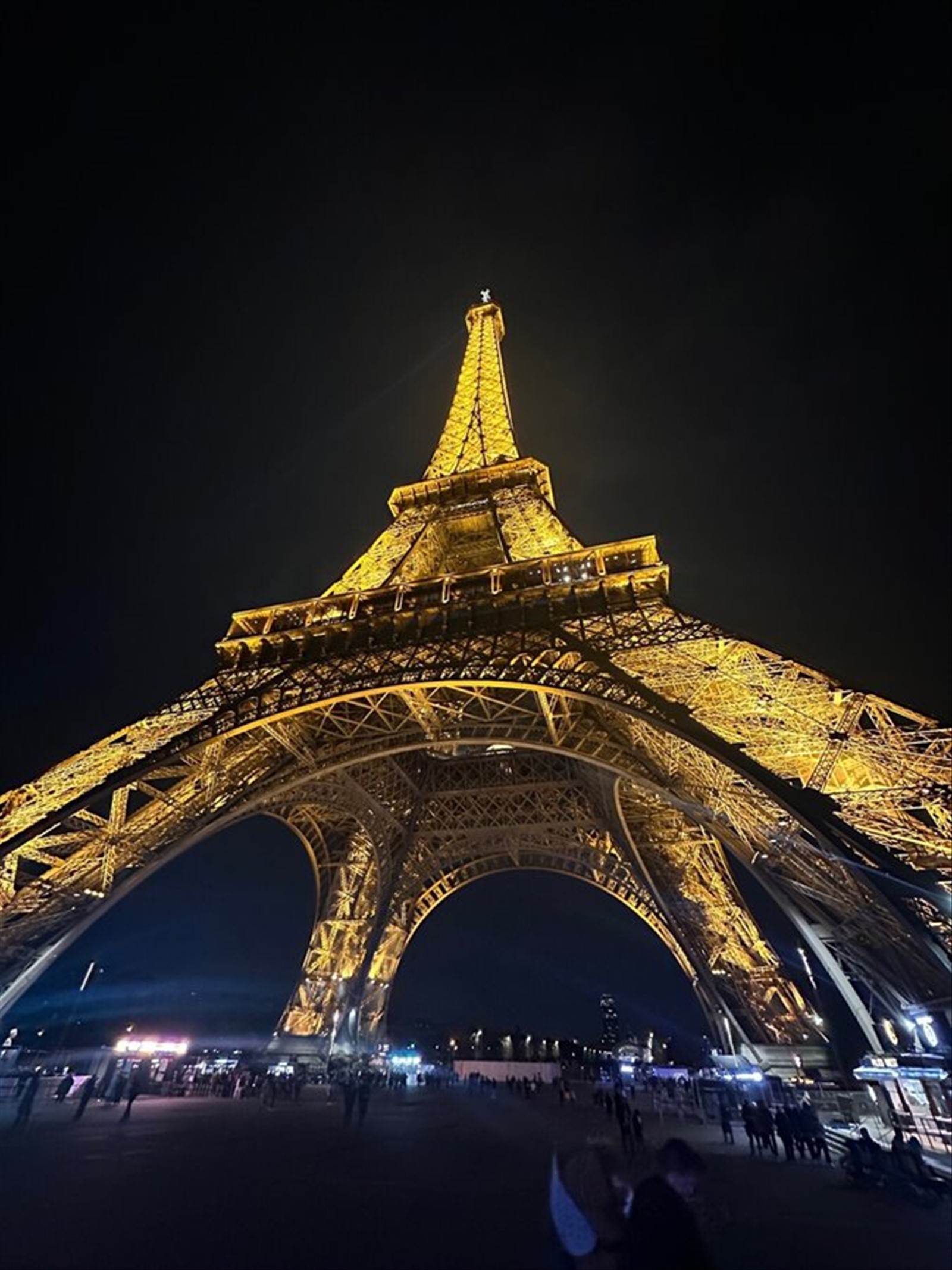 Parigi in auto con la famiglia tra musei e Disneyland