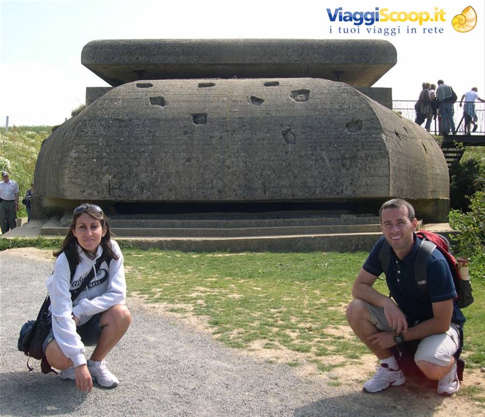 UN' ENORME BUNKER A LONGUES SUL MER (BASSA NORMANDIA)
