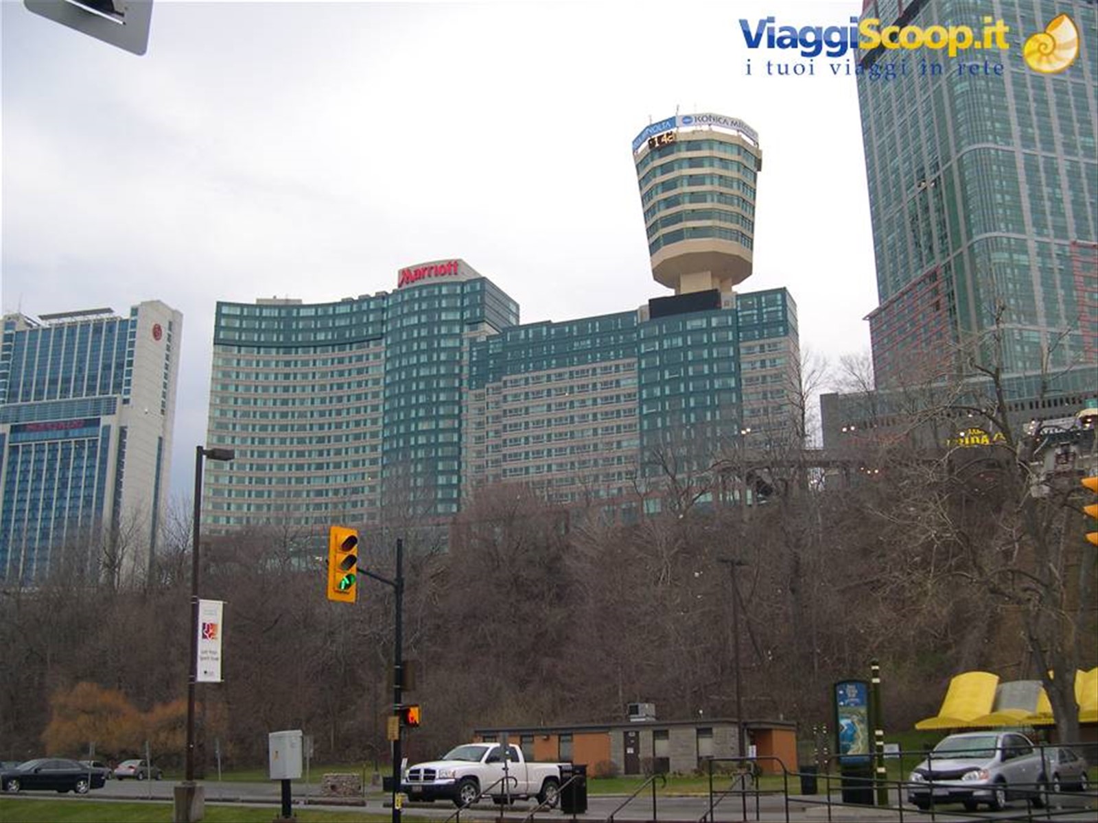 FOTO DAL CENTRO DI NIAGARA (PARTE CANADESE)