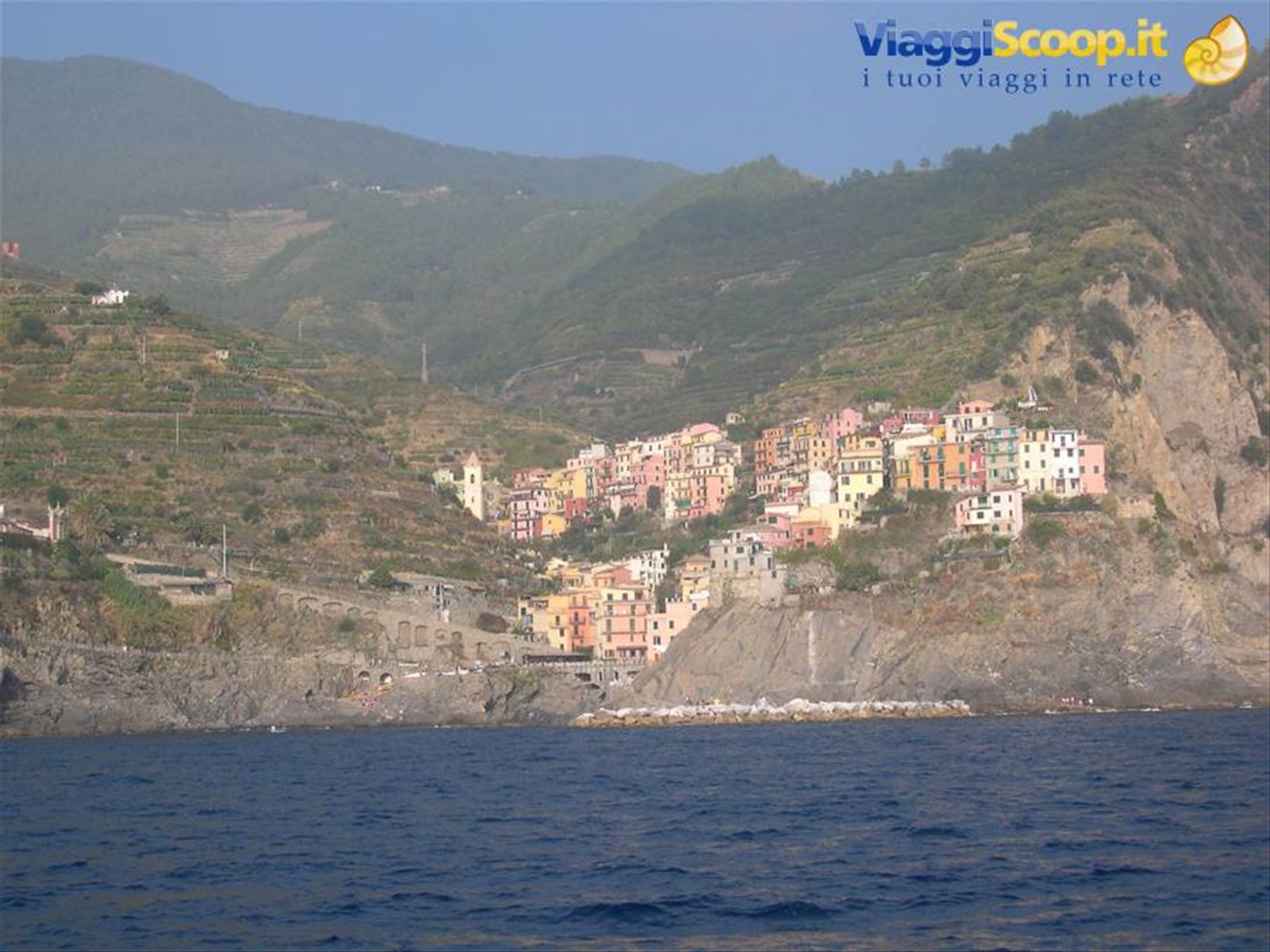 UNO DEI FAMOSI PAESI VISTO DAL MARE