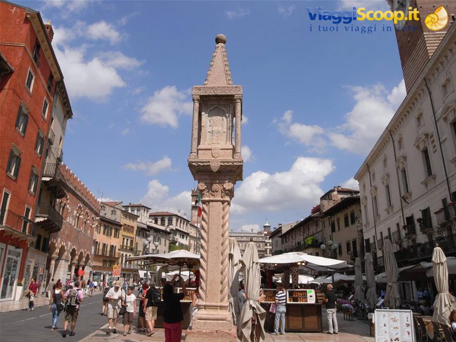 VERONA - PIAZZA DELLE ERBE