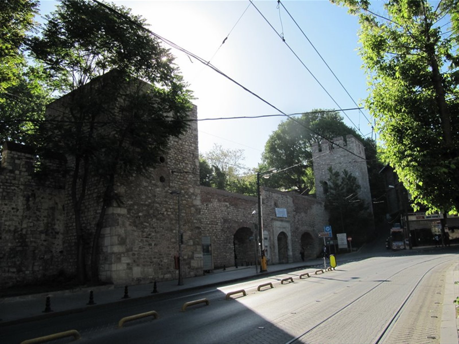 6.1 Ingresso ai giardini del Topkapi